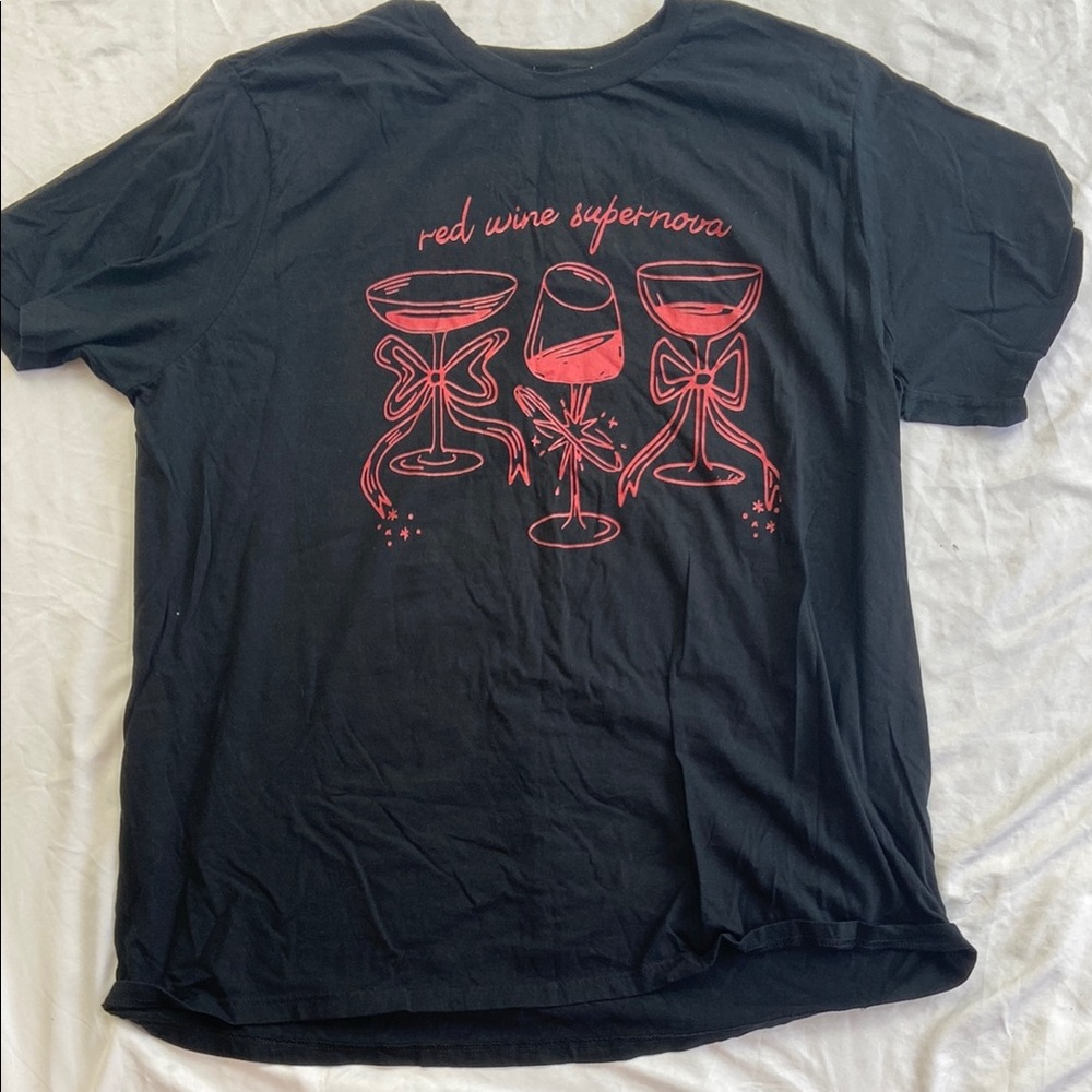 Black Graphic T-Shirt with Red Design Chappell roan